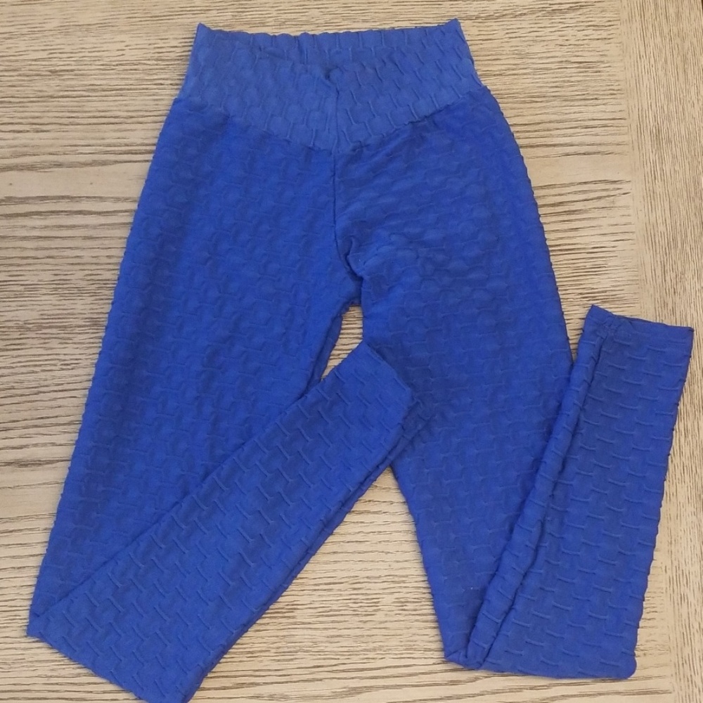 Gently used Brazilian scrunch/crunch leggings